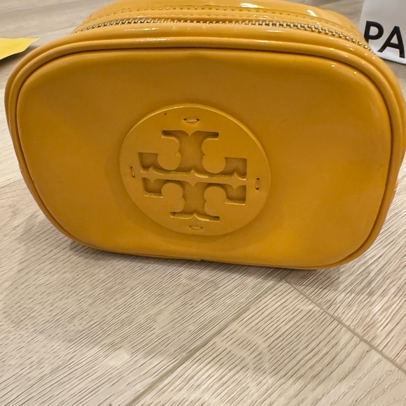 Tory Burch Pouch - Like new - Picture 1 of 8